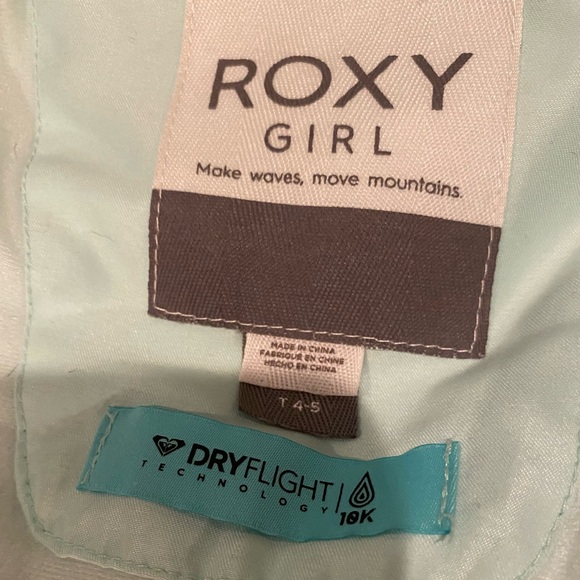 Girls snow set size 4/5. Adjustable snaps for growth and length. - Picture 4 of 5